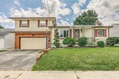 21 LINDSAY Street, Tillsonburg, ON N4G 1E6