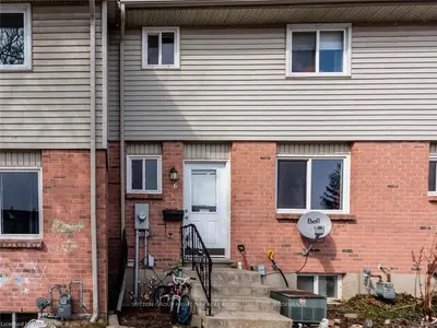 482 SPRINGBANK Avenue N 6, Woodstock, ON N4T 1K8