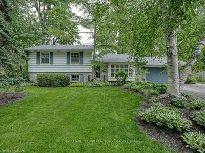 11 CHESHAM Place, Woodstock, ON N4S 4Y7