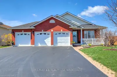 7 DONNA Drive, Haldimand County, ON N0A 1H0