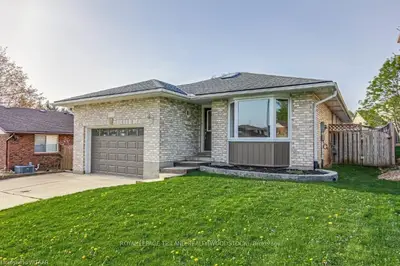 106 SIOUX Crescent, Woodstock, ON N4T 1G1