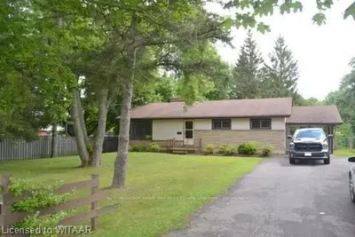 154 PARIS Road, Brantford, ON N3R 1J1