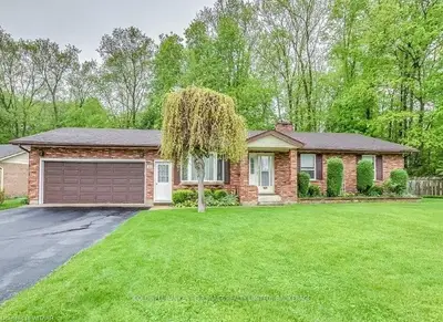 23 SEGAL Drive, Tillsonburg, ON N4G 4P4
