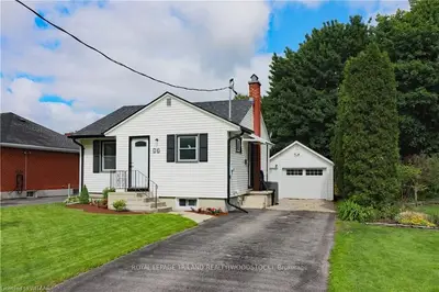 52 AVONDALE Avenue, Stratford, ON N5A 6M4