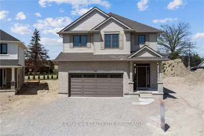 122 LIVINGSTON Drive, Tillsonburg, ON N4G 0J3