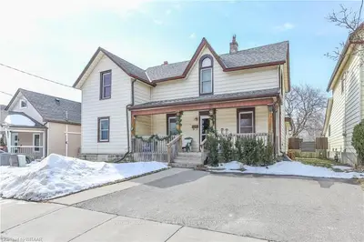 11 SYDENHAM Street, Woodstock, ON N4S 7B3
