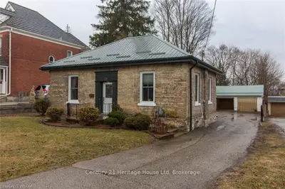 75 DELATRE Street, Woodstock, ON N4S 6B8
