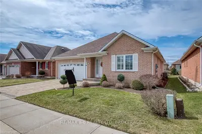 48 JONES Crescent, Tillsonburg, ON N4G 5X6