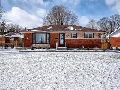 757 ST ALBANS Crescent, Woodstock, ON N4S 7E5
