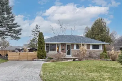 8 Elmwood Place, Woodstock, ON N4S 2K6