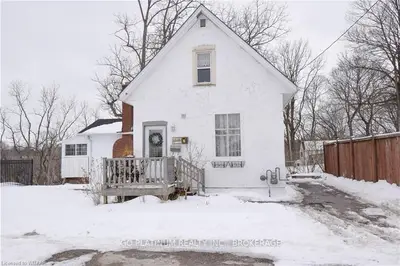51 LONDON Street W, Tillsonburg, ON N4G 2L4