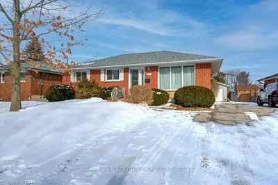1001 WARWICK Street, Woodstock, ON N4S 4S3