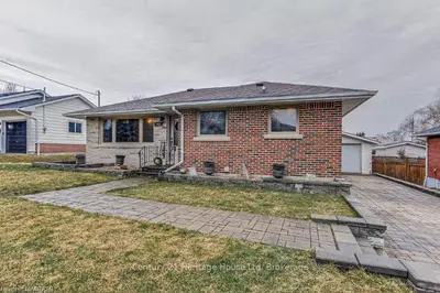 203 BRENDA Crescent, Woodstock, ON N4S 7R8