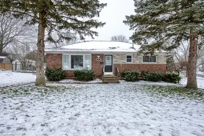 207 GREENLEAF Crescent, Woodstock, ON N4S 7K9