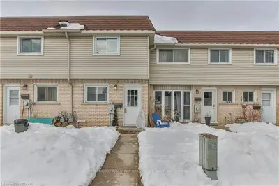 105 SPRINGBANK Avenue N 5, Woodstock, ON N4S 7P7