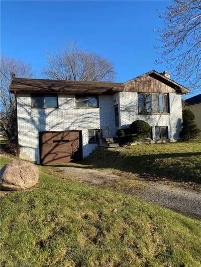165 FYFE Avenue, Woodstock, ON N4S 3S8