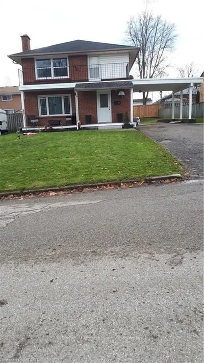 1006A NESBITT Crescent, Woodstock, ON N4S 7P1