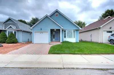 15 SINCLAIR Drive, Tillsonburg, ON N4G 5L6