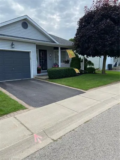 9 ARMSTRONG Drive, Tillsonburg, ON N4G 5T3
