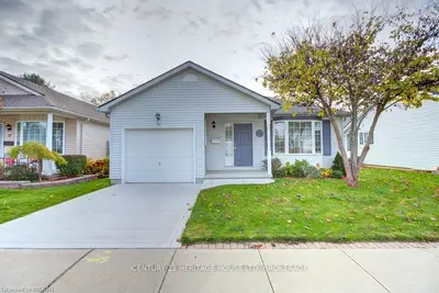 15 BALAZS Court, Tillsonburg, ON N4G 5V5