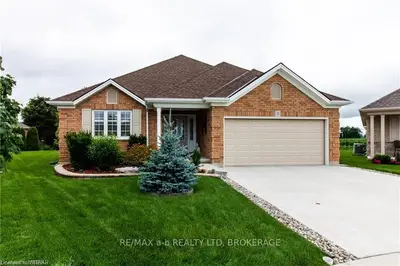 13 HOLLIER Drive, Tillsonburg, ON N4G 0G2