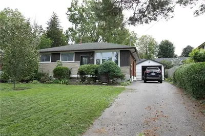 240 PARK Row, Woodstock, ON N4S 1W3
