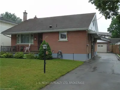 33 SANDERS Street, Tillsonburg, ON N4G 1H7