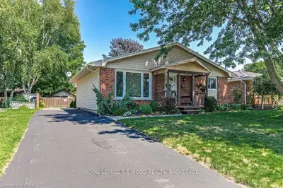 16 CENTENNIAL Avenue, Tillsonburg, ON N4G 4R6
