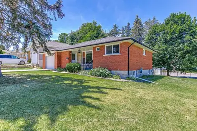 88 ELMWOOD Crescent, Woodstock, ON N4S 2K5
