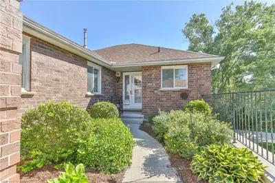 169 BOND Street 8, Ingersoll, ON N5C 4C2