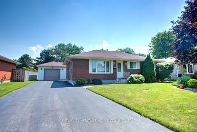 6 DENRICH Avenue, Tillsonburg, ON N4G 4W2