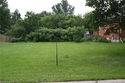 3 HERFORD Street, Tillsonburg, ON N4G 4V1
