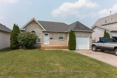 11 PEBBLE BEACH Court, Woodstock, ON N4S 8X1