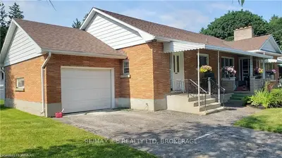 42 CONCESSION Street E, Tillsonburg, ON N4G 1P3