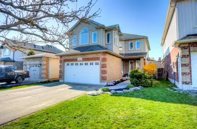 3 LANGRELL Avenue, Tillsonburg, ON N4G 5X7