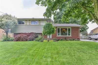 250 EDGEWOOD Drive, Woodstock, ON N4S 7P3