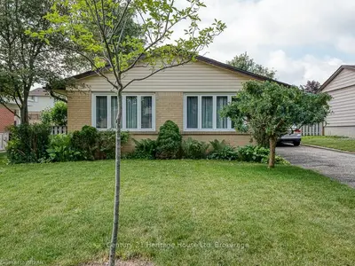 1004 NESBITT Crescent, Woodstock, ON N4S 7P1