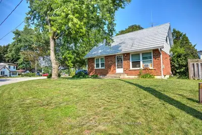 18 YOUNG Street, Tillsonburg, ON N4G 3H7