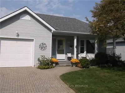 49 EDWIN Crescent, Tillsonburg, ON N4G 5H5
