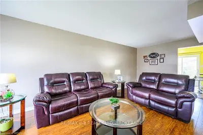 1043 PEARSON Drive, Woodstock, ON N4S 8V1