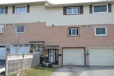 4 MARLBORO Court, Woodstock, ON N4S 8P4