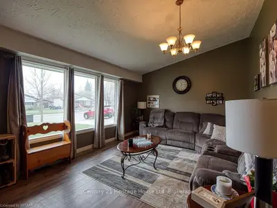 40 ELMWOOD Crescent, Woodstock, ON N4S 2K5