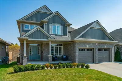 11 MCGUIRE Crescent, Tillsonburg, ON N4G 0G4