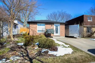 384 DEVERON Crescent, London South, ON N5Z 4S3