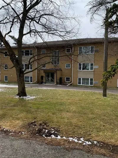 75 Hale Street W 5, Tillsonburg, ON N4G 4J3