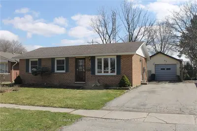 838 FRIZELLE Drive, Woodstock, ON N4S 2M9
