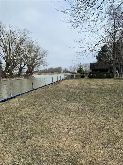 19172 LAKESIDE Drive, Lakeshore, ON N0P 2P0