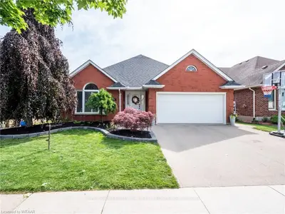 135 JOHN DAVIES Drive, Woodstock, ON N4T 1N1