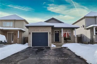 839 SOUTH WENIGE Drive, London North, ON N5X 4G9