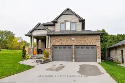 4 BOBOLINK Drive, Tillsonburg, ON N4G 5S4